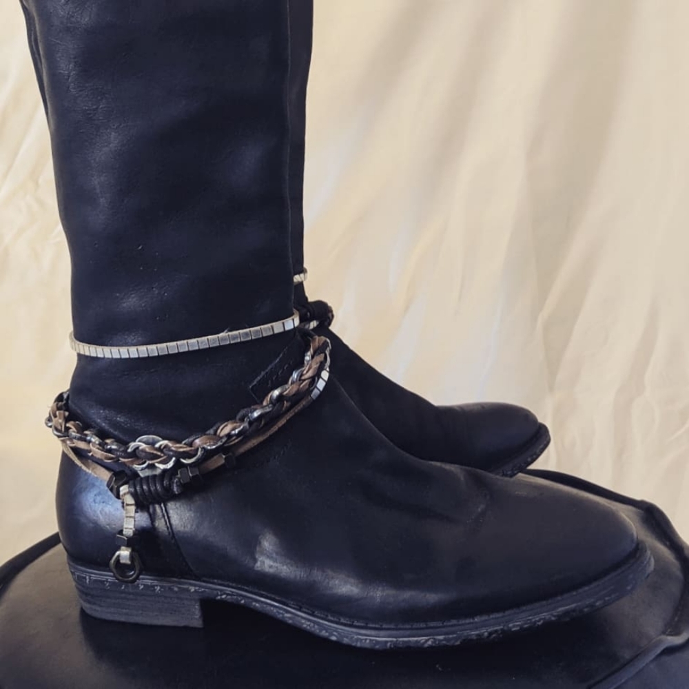Crown Vintage Black Leather Knee-High Boots Women's Size US6M